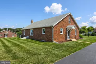 2056 Bridgeview Rd, New Freedom, PA 17349 - Photo 4