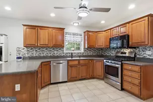 6123 Jennifer Ln, Spring Grove, PA 17362 - Photo 14