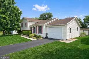 10 Scenic Dr, Hanover, PA 17331 - Photo 2