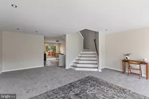2729 Hunt Club Dr, York, PA 17402 - Photo 6