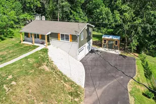 14 Waterfront Dr, Hanover, PA 17331 - Photo 4