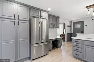 690 Academy Rd, York, PA 17406 - Photo 8