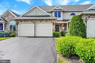 141 Fountain Dr, York, PA 17402 - Photo 1
