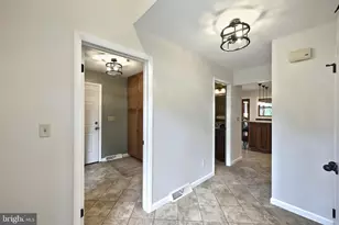 301 School St, York, PA 17402 - Photo 8