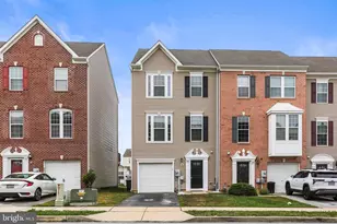806 Blossom Dr, Hanover, PA 17331 - Photo 2