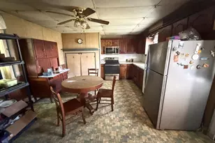 8 York St, Spring Grove, PA 17362 - Photo 4