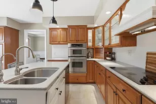 2329 Fairway Dr, York, PA 17408 - Photo 12