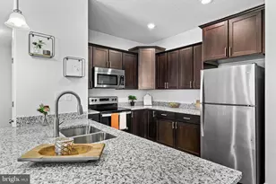 1003 Admiral Ln, Hanover, PA 17331 - Photo 6