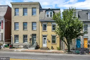 136 S Queen St, York, PA 17403 - Photo 2