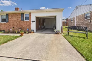 347 George St, Hanover, PA 17331 - Photo 4