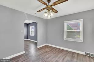 1123 E Poplar St, York, PA 17403 - Photo 6