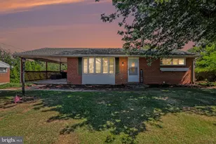 2410 Berkshire Ln, Dover, PA 17315 - Photo 2