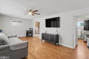 2410 Berkshire Ln, Dover, PA 17315 - Photo 6