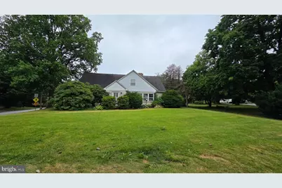 76 S Main Street, Stewartstown, PA 17363 - Photo 2