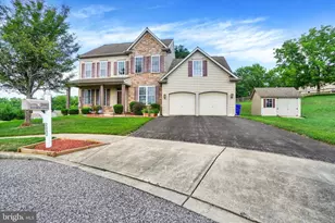 2082 Westbury Ct, Red Lion, PA 17356 - Photo 2