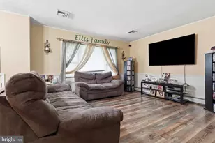 2708 Sunset Ln, York, PA 17408 - Photo 4
