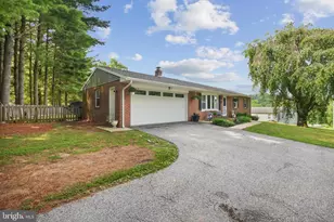 493 Windy Hill Rd, New Freedom, PA 17349 - Photo 2