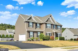 313 Lamp Post Ln, Etters, PA 17319 - Photo 1