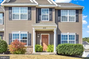 313 Lamp Post Ln, Etters, PA 17319 - Photo 2