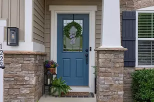 1229 Copper Beech Dr, York, PA 17403 - Photo 2