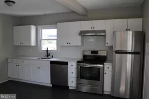 152 N Lombard St, Dallastown, PA 17313 - Photo 2