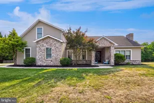 110 Brylea Dr, Mount Wolf, PA 17347 - Photo 2