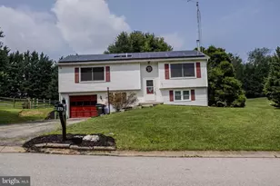 273 Smeach Dr, Hanover, PA 17331 - Photo 2