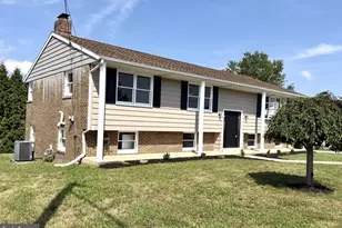 7 Crestline Dr, Manchester, PA 17345 - Photo 4