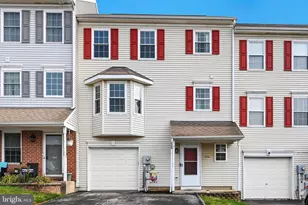 208 Country Ridge Dr, Red Lion, PA 17356 - Photo 2