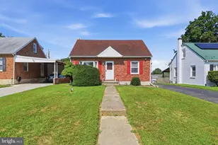 324 Greystone Rd, York, PA 17402 - Photo 2