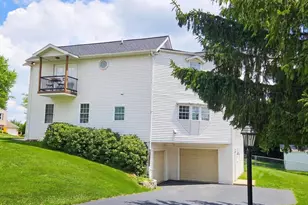 29 Colonial Dr, Hanover, PA 17331 - Photo 2