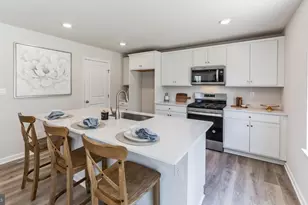 130 Christina Dr, York, PA 17404 - Photo 2