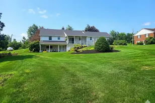 134 Meadow Ln, Abbottstown, PA 17301 - Photo 2