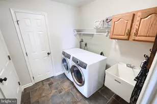 2851 Primrose Ln N, York, PA 17404 - Photo 26