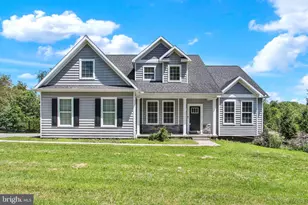 1950 Oakwood Dr, Hanover, PA 17331 - Photo 1