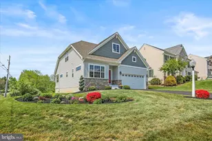 5 Surrey Ln, York, PA 17402 - Photo 2