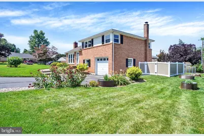 970 Sundale Drive, York, PA 17402 - Photo 2