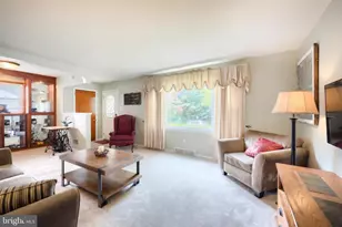 2135 Pleasant View Dr, York, PA 17406 - Photo 14