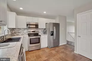 2005 Ashcombe Dr, Dover, PA 17315 - Photo 8