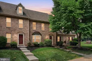 804 Skyview Dr, York, PA 17406 - Photo 1