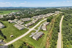 2451 Pin Oak Dr, York, PA 17406 - Photo 8