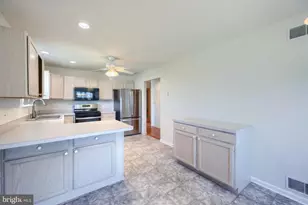 2451 Pin Oak Dr, York, PA 17406 - Photo 18