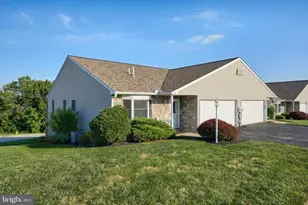 2451 Pin Oak Dr, York, PA 17406 - Photo 4