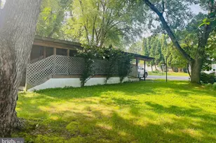 563 Pine Dr, York, PA 17406 - Photo 14