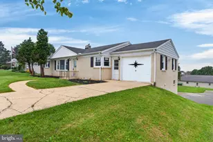 385 Manor Rd, Red Lion, PA 17356 - Photo 2