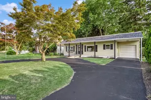 1910 S Queen St, York, PA 17403 - Photo 6