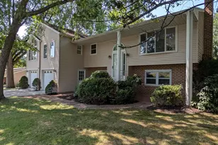 413 Jennifer Dr, New Cumberland, PA 17070 - Photo 2