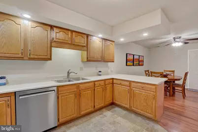 2053 Village Circle E, York, PA 17404 - Photo 12
