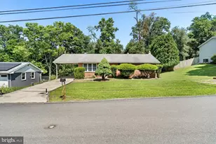 222 Oak Knoll Rd, New Cumberland, PA 17070 - Photo 1
