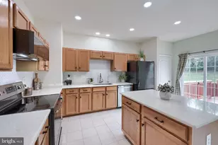 2307 Golden Eagle Dr, York, PA 17408 - Photo 6